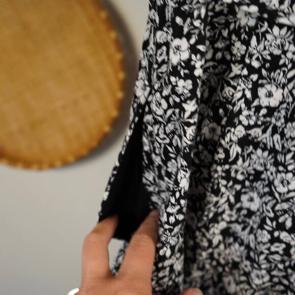 Abercrombie & Fitch Tie-Front Mini Dress Floral Black & White Womens Size Large - Picture 7 of 8